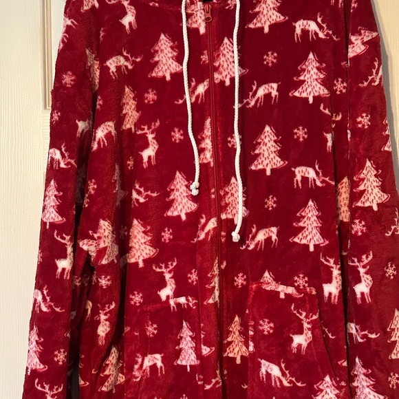 Women’s Cozy Red Tree Print Footy Pajamas - Picture 6 of 6